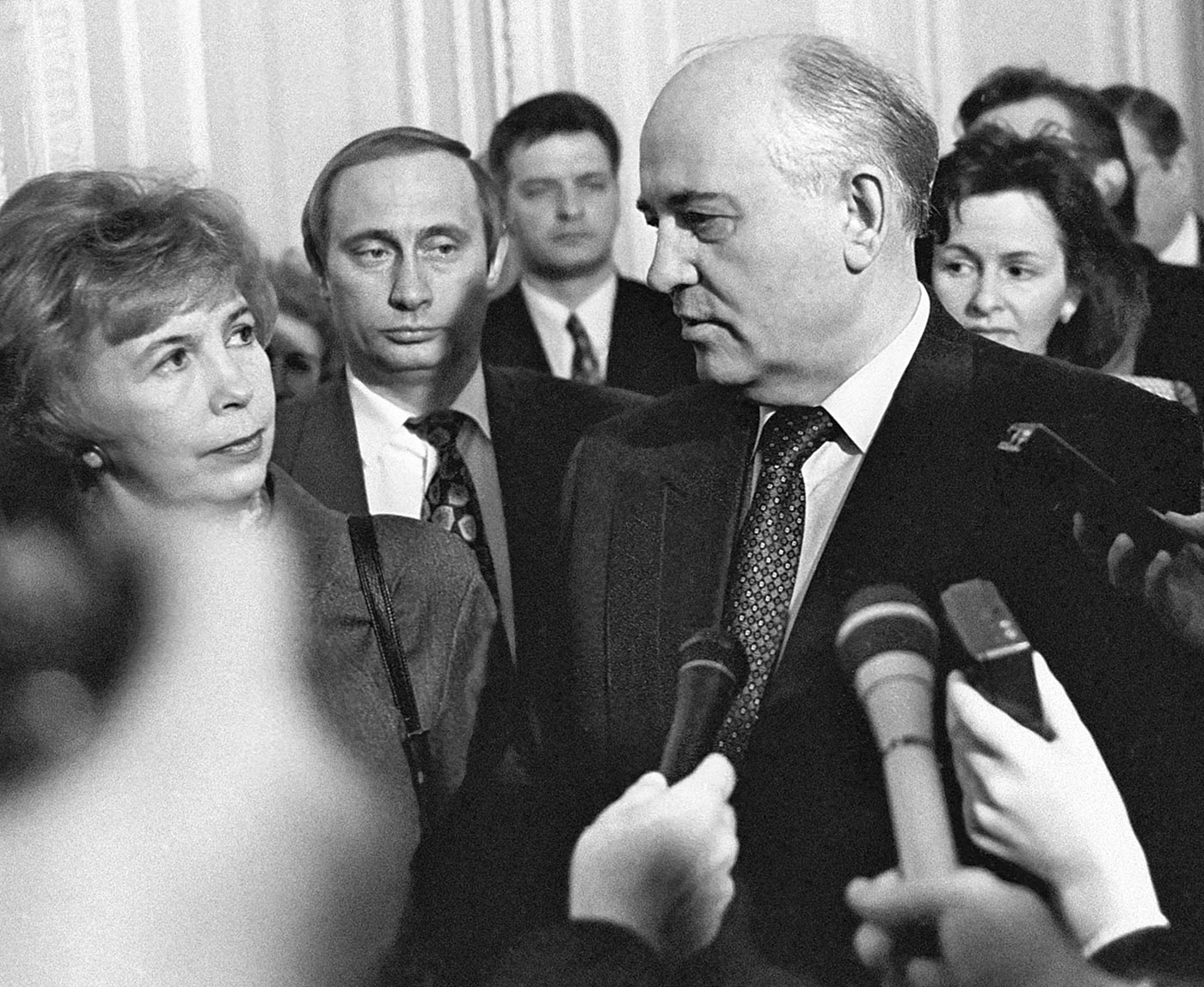 1400x1148, 374 Kb / горбачев, путин, раиса, политота
