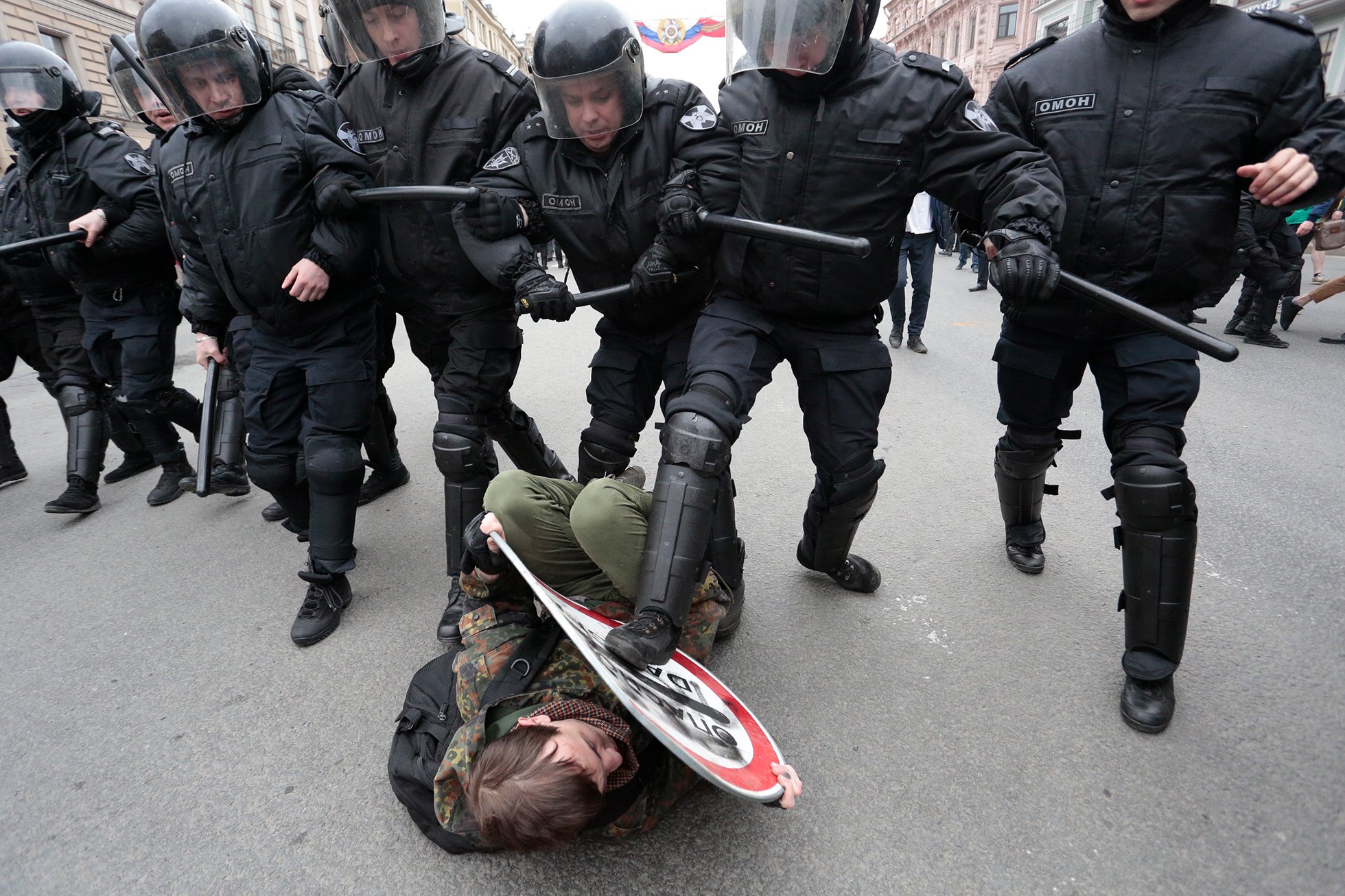 1960x1307, 513 Kb / омон, разгон, политота, митинг