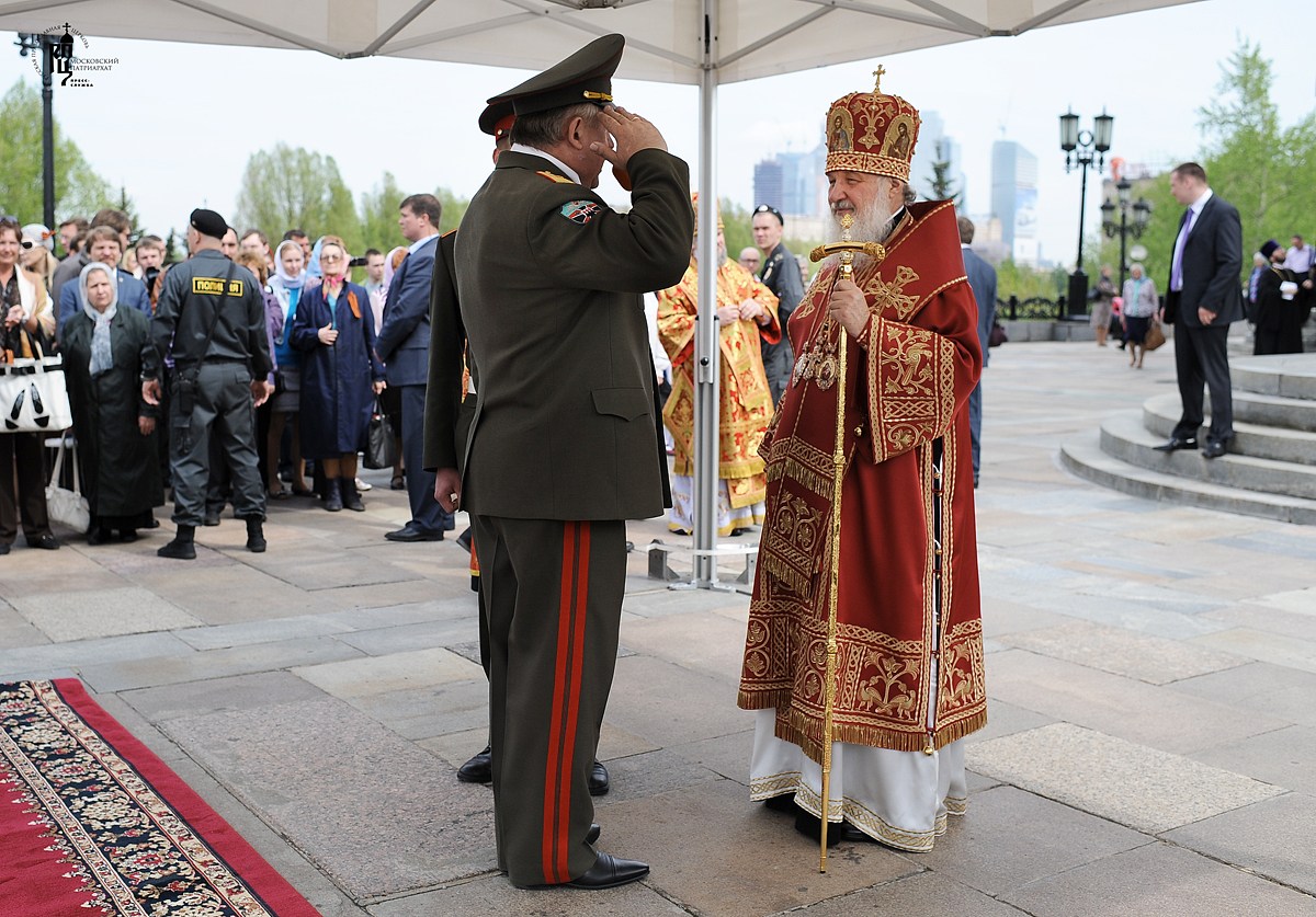 1200x837, 264 Kb / гундяев, патриарх, кирилл, честь, военный, омон