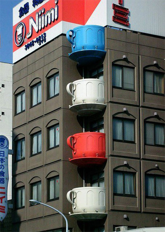 650x914, 161 Kb / балкон, чашка, здание, япония