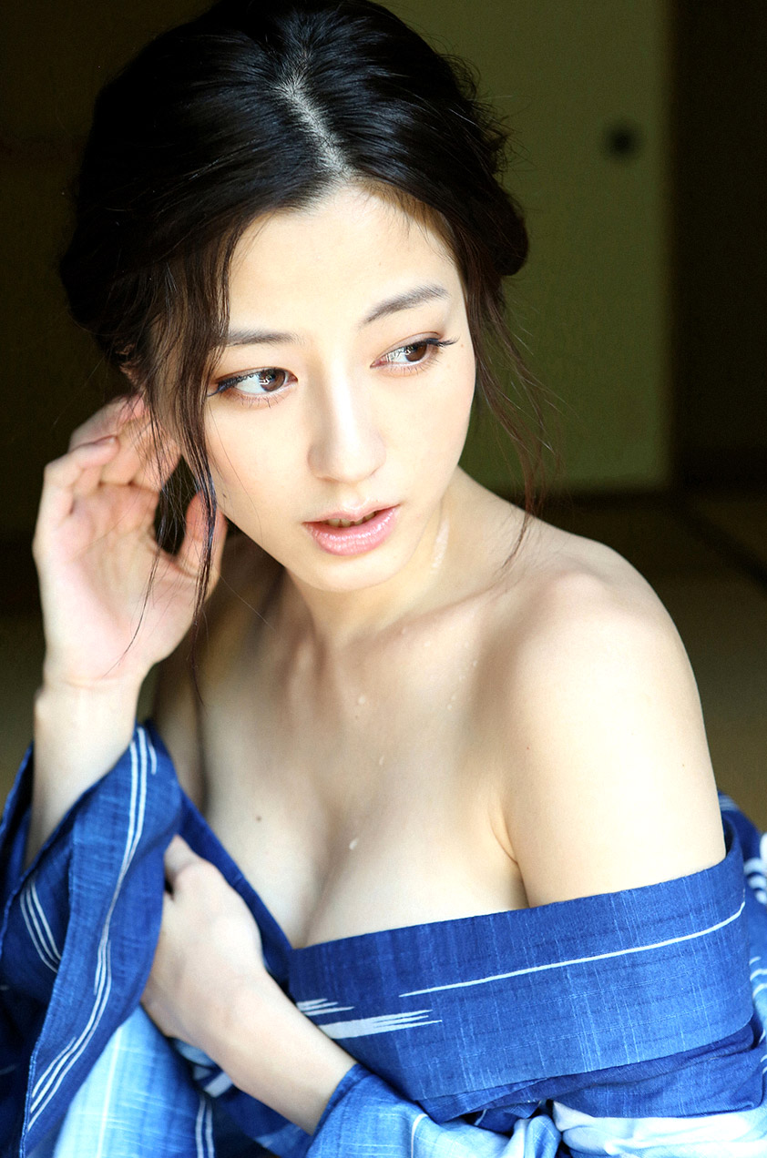 842x1272, 248 Kb / японка, кимоно, голубой, Yumi Sugimoto