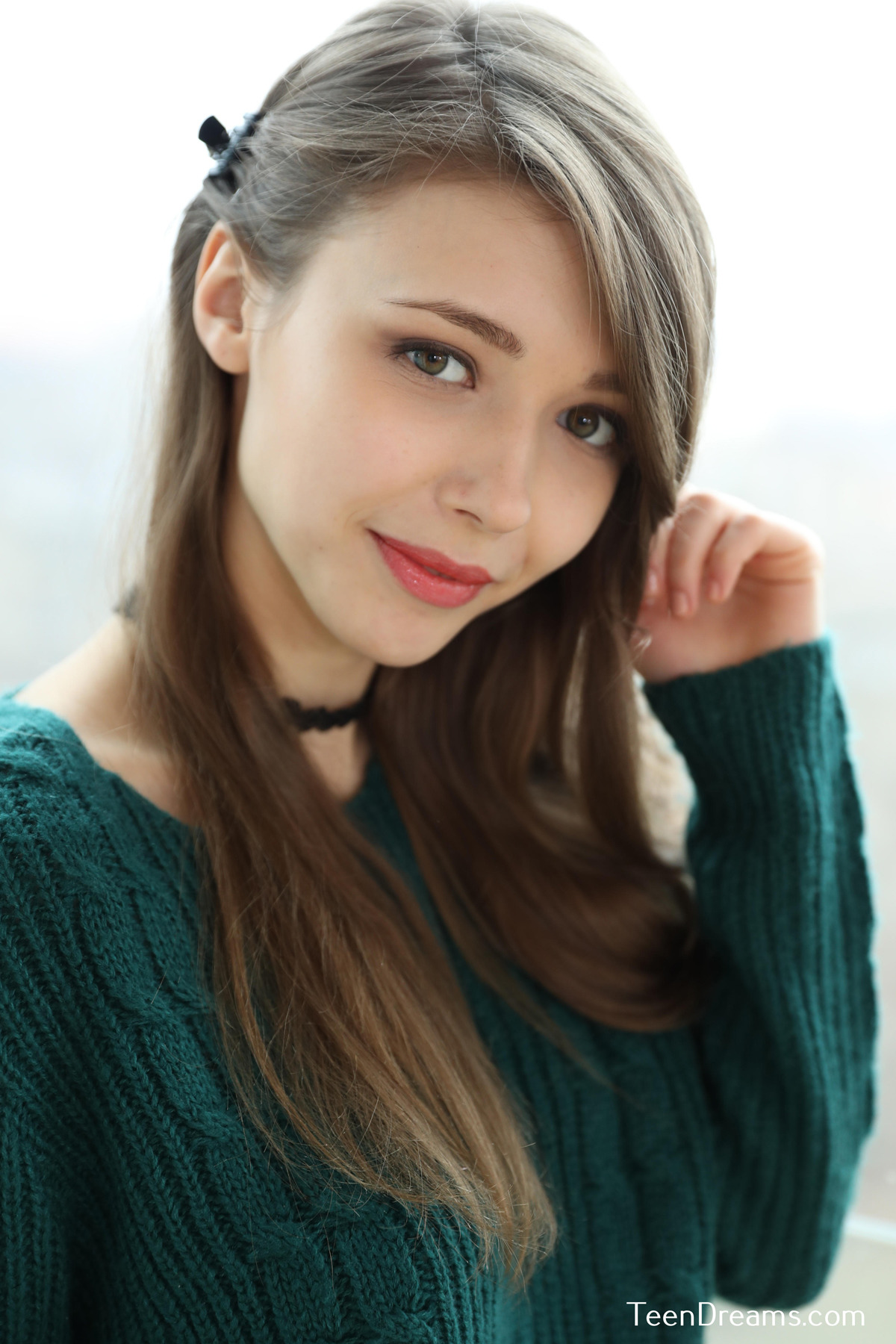 1200x1800, 406 Kb / mila azul, кофта, улыбка, Мила Азул