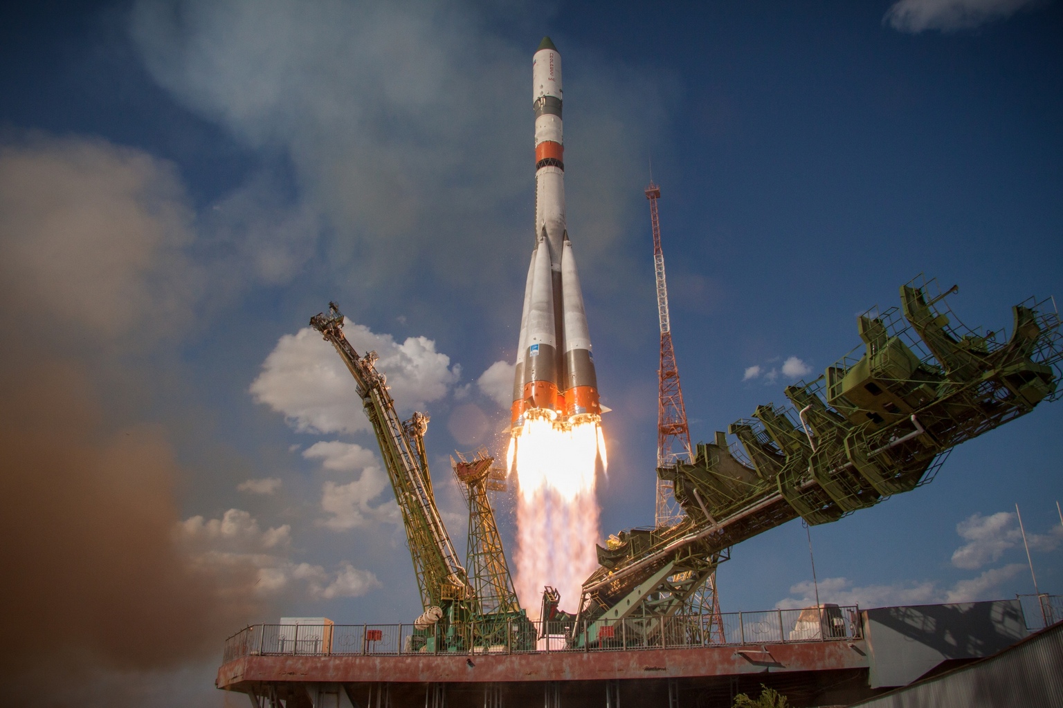 1536x1024, 466 Kb / ракета, пуск, старт, космодром, запуск, пламя