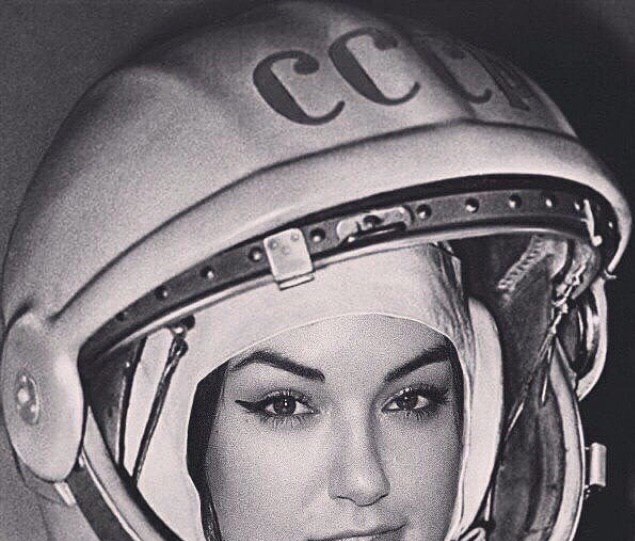 635x541, 99 Kb / ссср, космонавт, саша грей, ч/б