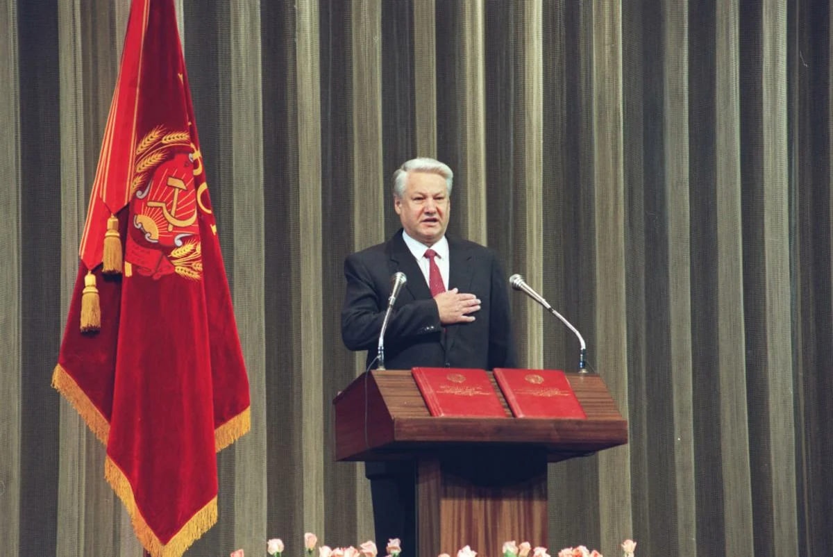 1200x802, 243 Kb / Ельцин, день России, присяга, флаг, политота