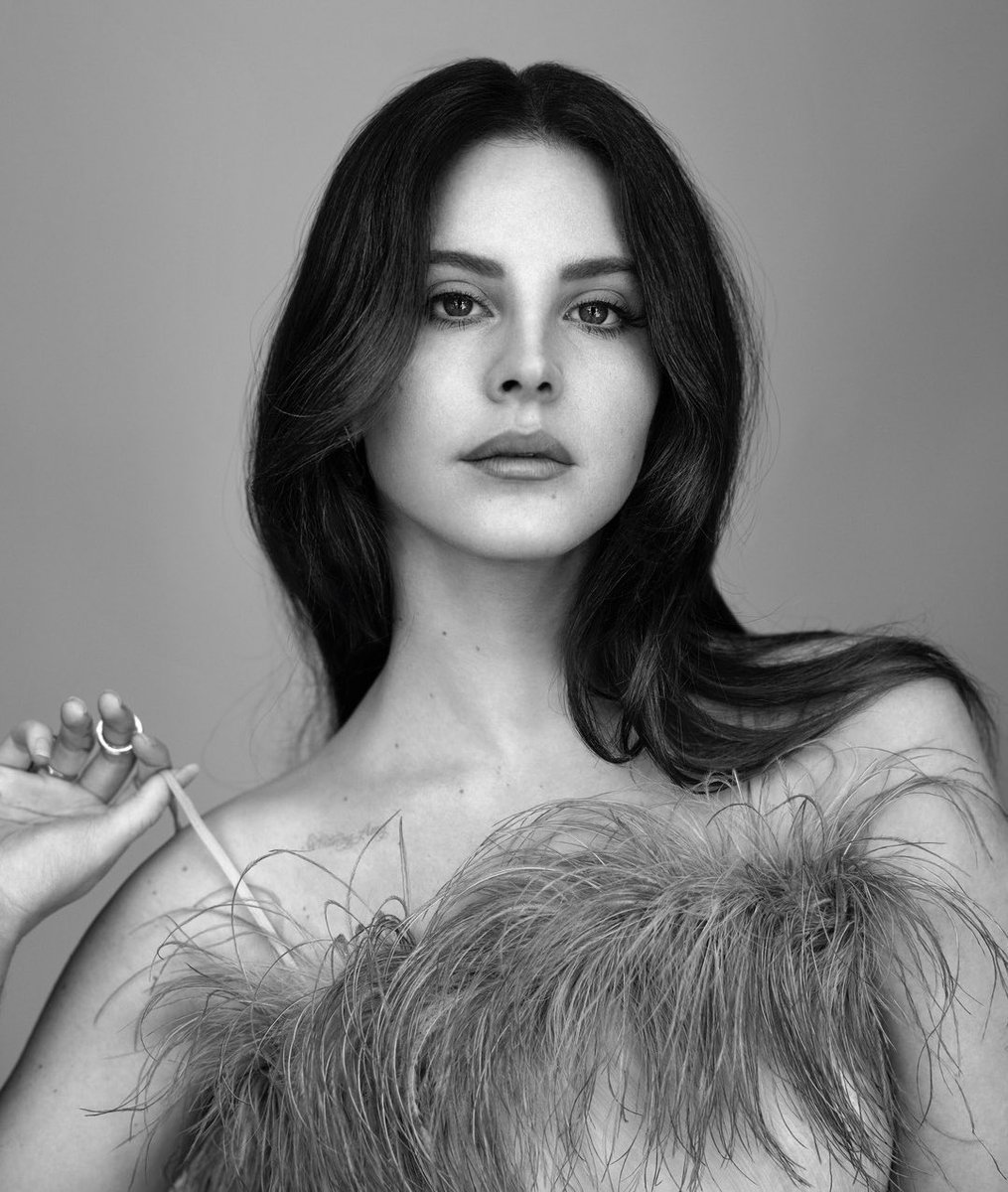 1015x1200, 180 Kb / женщина, Lana Del Ray, ч/б