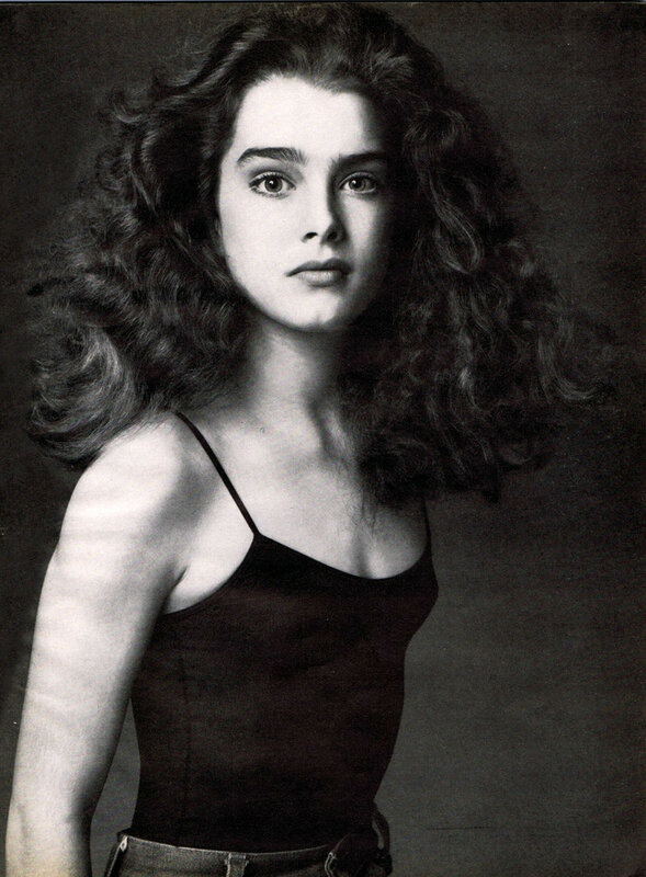 589x800, 103 Kb / ч/б, майка, кудри, Брук Шилдс, Brooke Shields