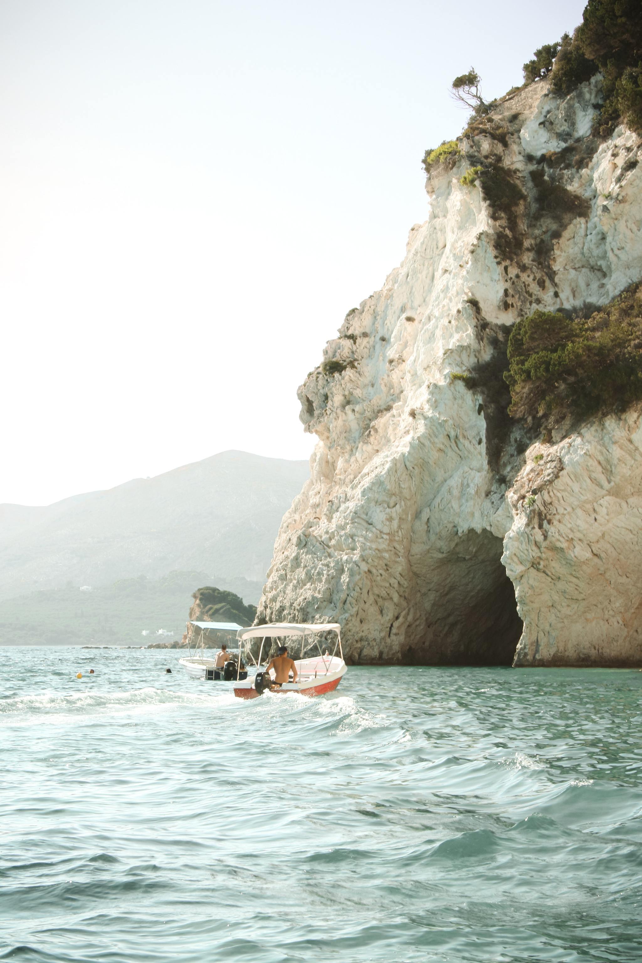 2048x3072, 528 Kb / Горы, пещера, Греция, Закинф, остров, Zakinthos, Greece, лодка, катер