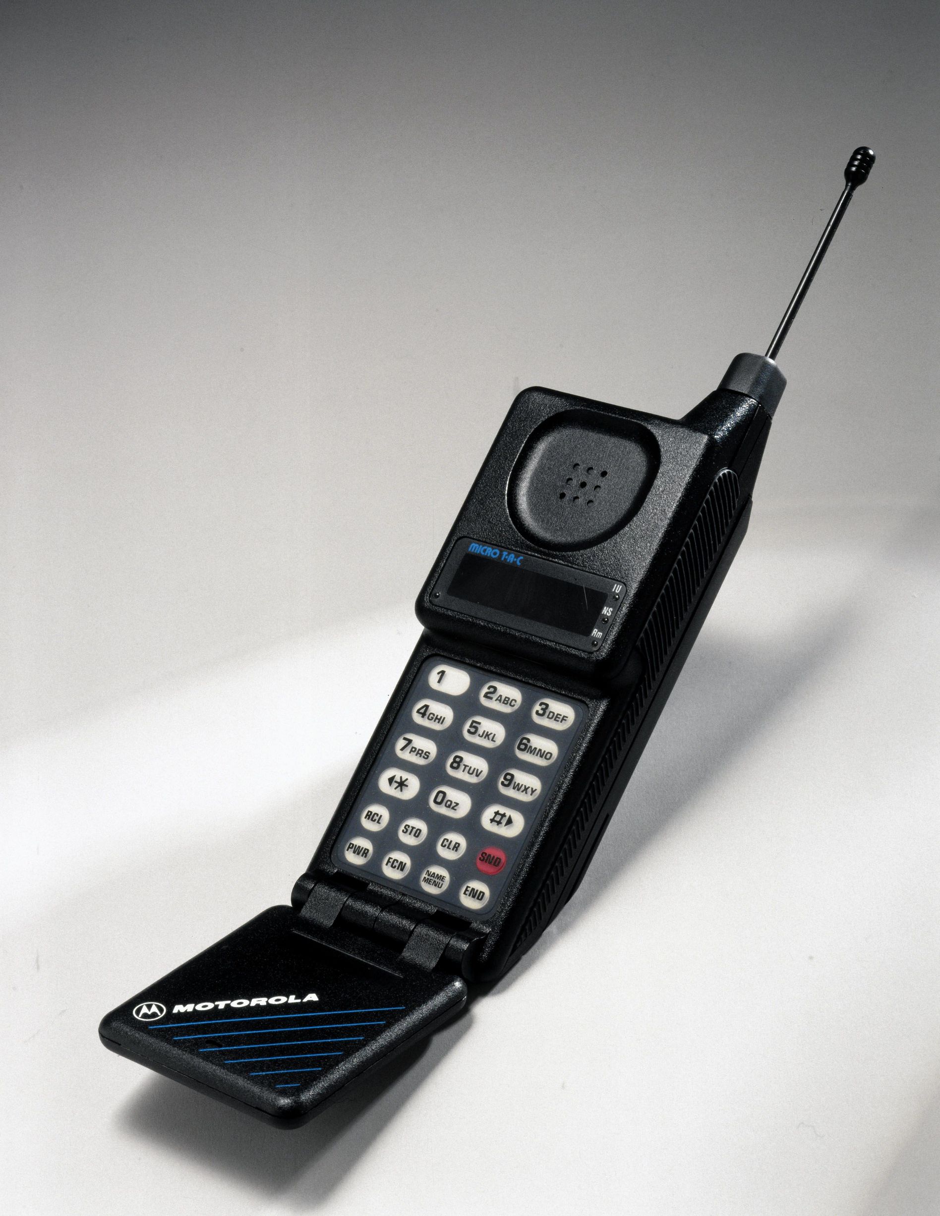 1896x2453, 493 Kb / телефон, motorola, MicroTAC