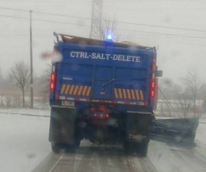 718x600, 32 Kb / грузовик, снегоуборщик, ctrl-salt-delete, ctrl-alt-delete, снег, дорога