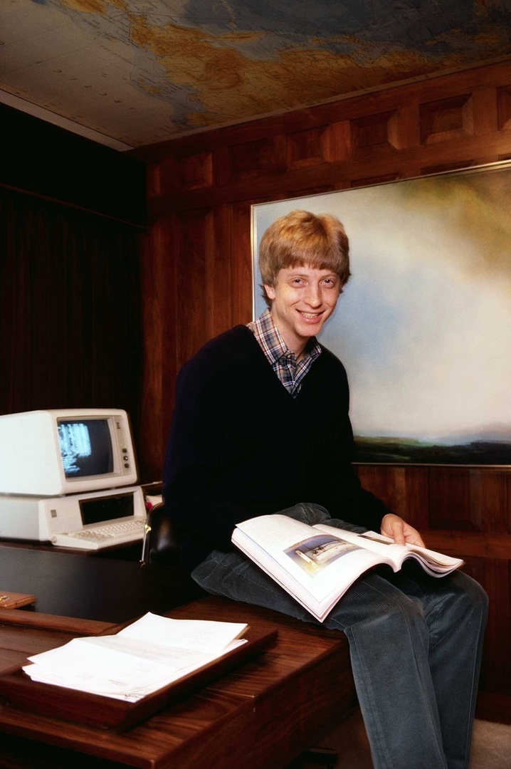 718x1080, 197 Kb / Билл Гейтс, Windows, журнал, карта, компьютер