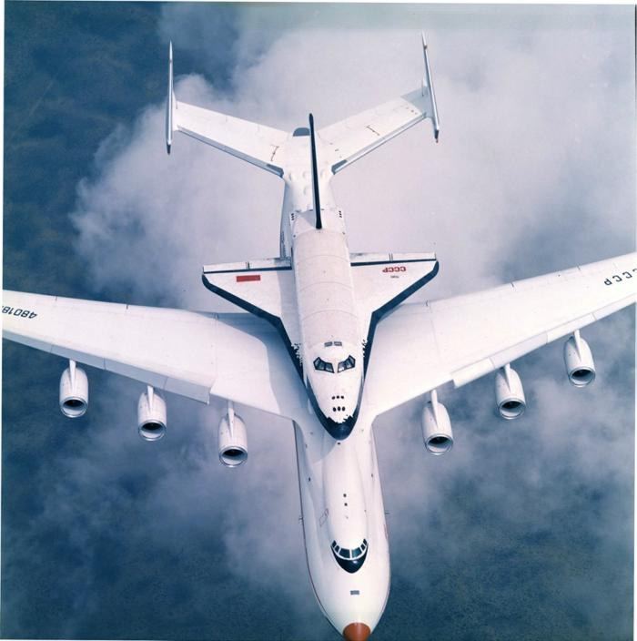 700x704, 49 Kb / Буран, Мрия, космос, ракета, СССР, самолет