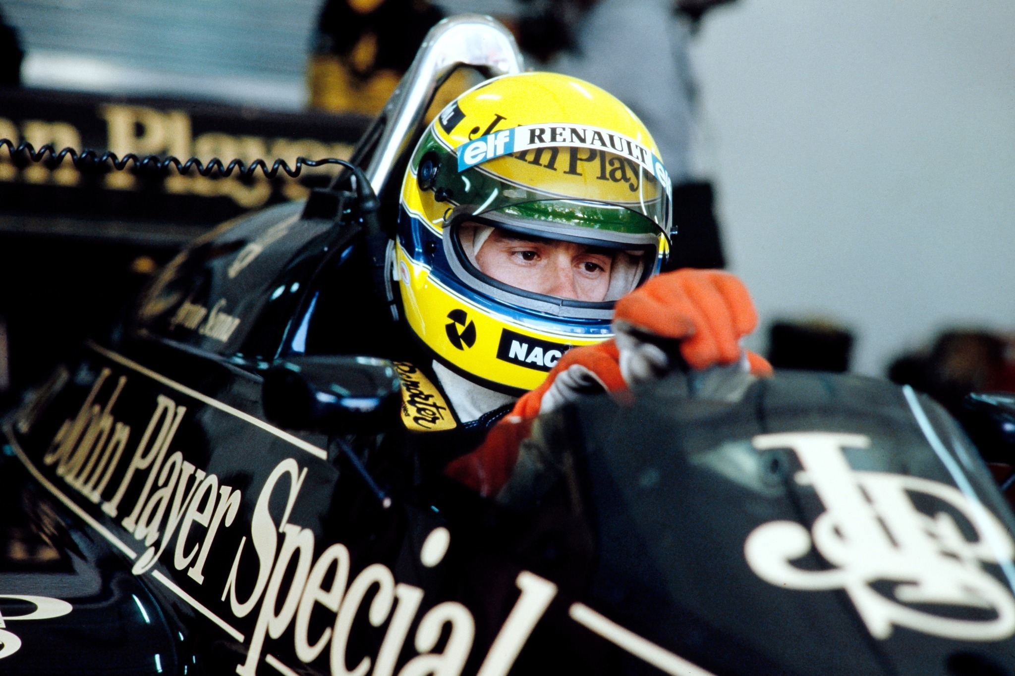 2048x1365, 597 Kb / Ayrton Senna, формула 1, гонки, шлем, Айртон Сенна, автогонщик