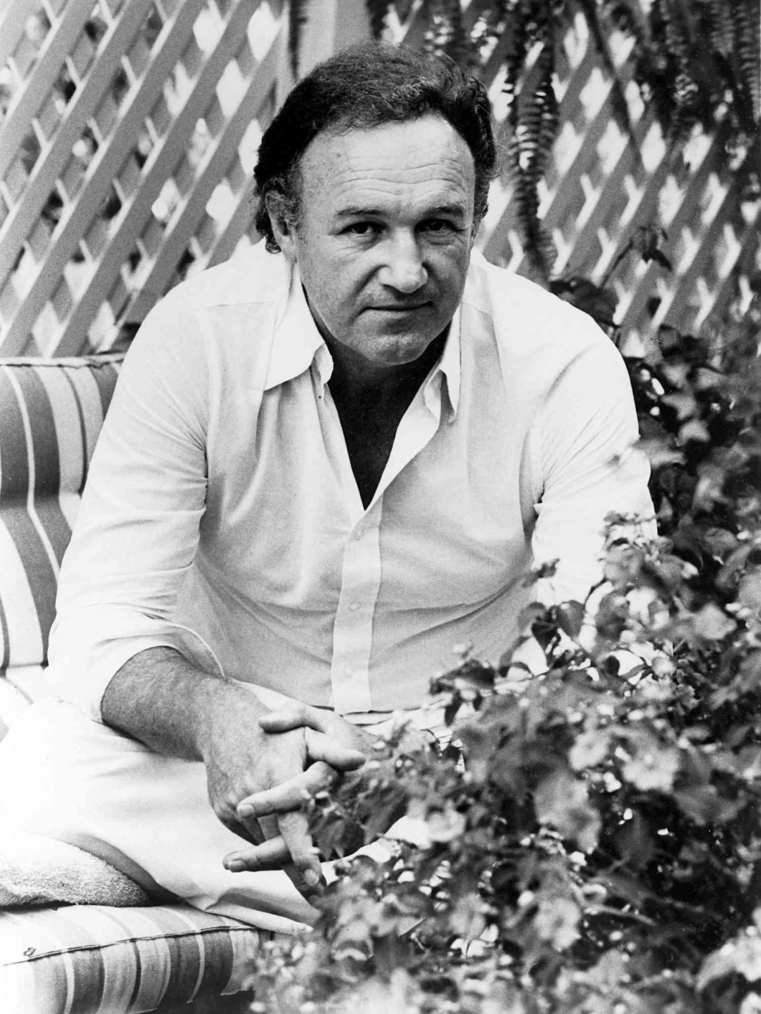 1500x2000, 291 Kb / Gene Hackman, ч/б, rip, беседка, рубашка