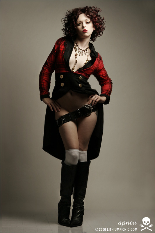 533x800, 89 Kb / coat, necklaces, belt, stockings, boots, curls, Apnea, Amanda Pemberton