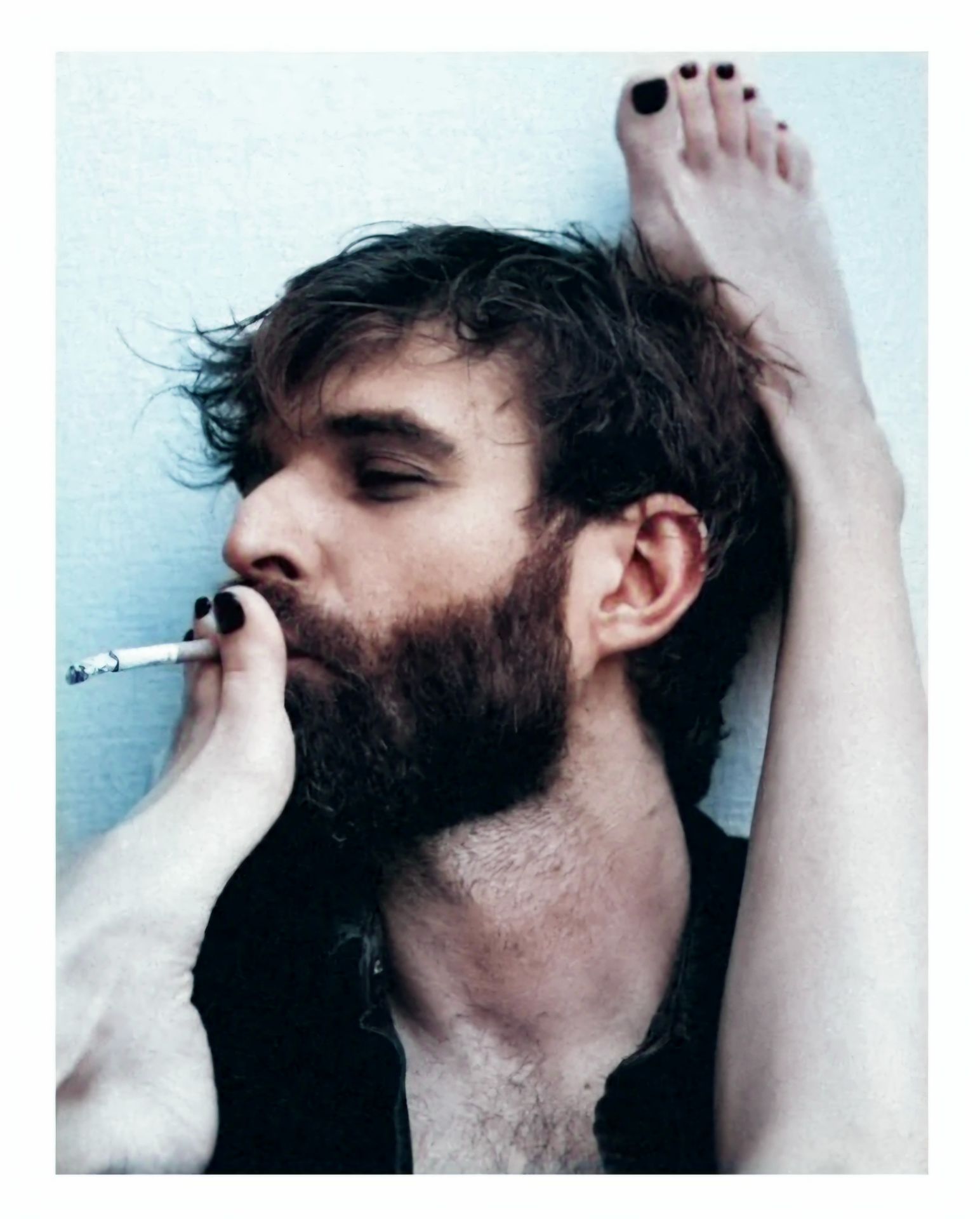 1544x1920, 176 Kb / Борода, нога, сигарета