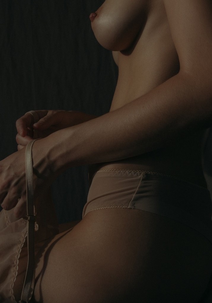 715x1024, 78 Kb / Tatyana Kombarova, без головы, трусы, белье, прозрачное