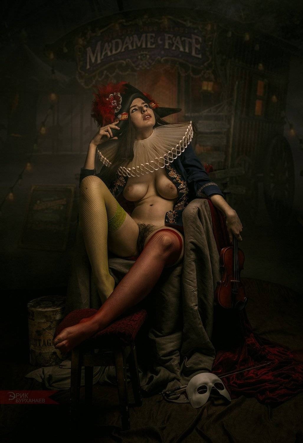 1027x1500, 498 Kb / Арлекин,  шляпа, маска, жабо, мохнатка