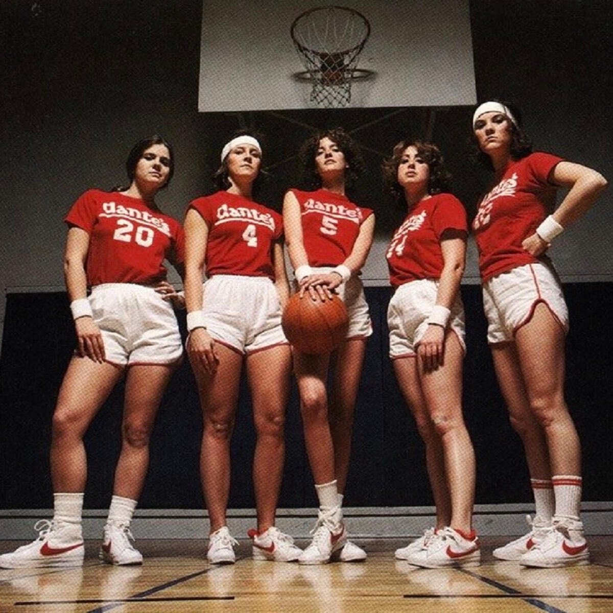 1200x1200, 272 Kb / Реклама, Nike, шорты, баскетбол, кроссовки