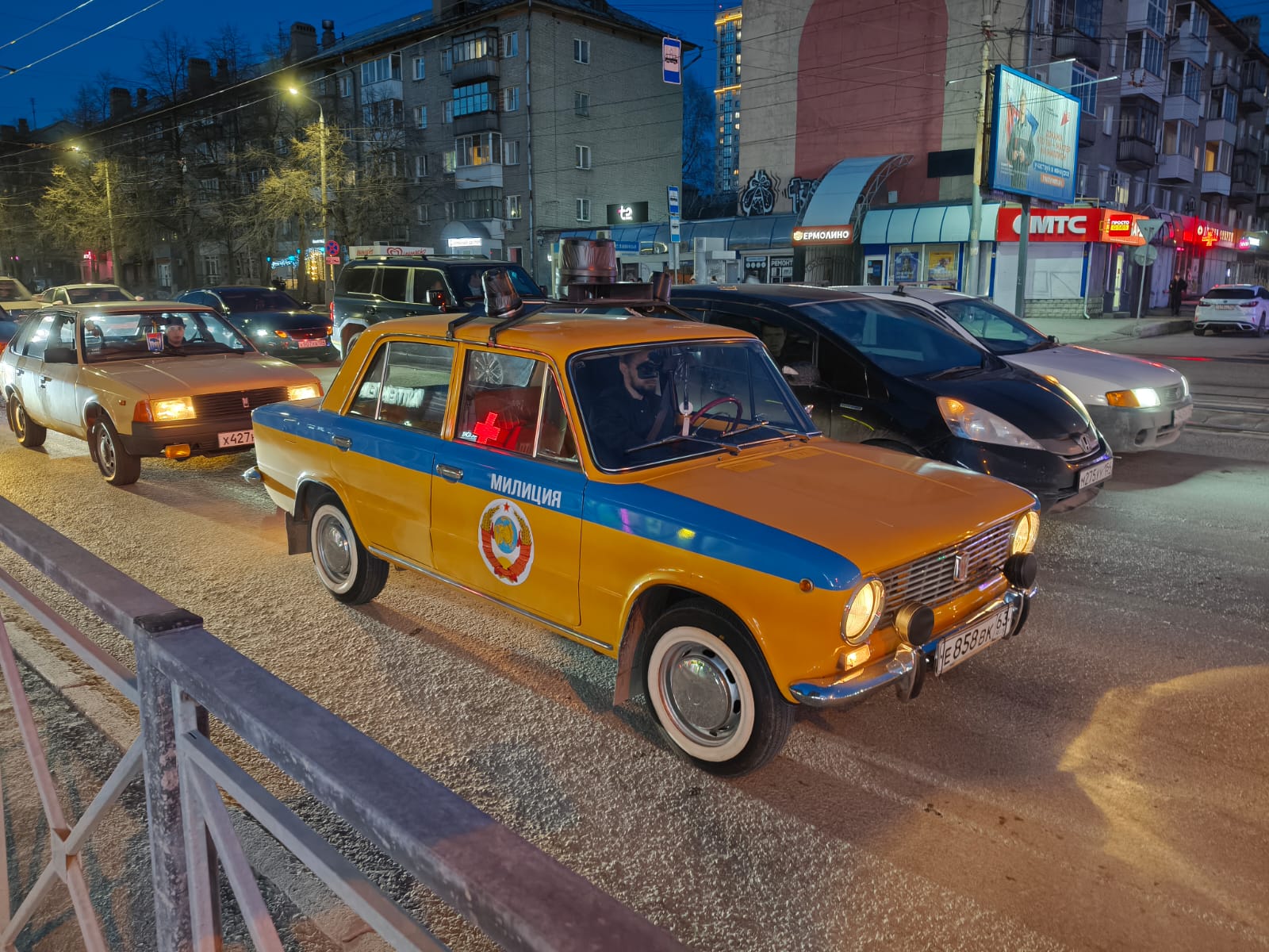 1600x1200, 329 Kb / автомобиль, классика, ретро, Новосибирск, милиция, жигули