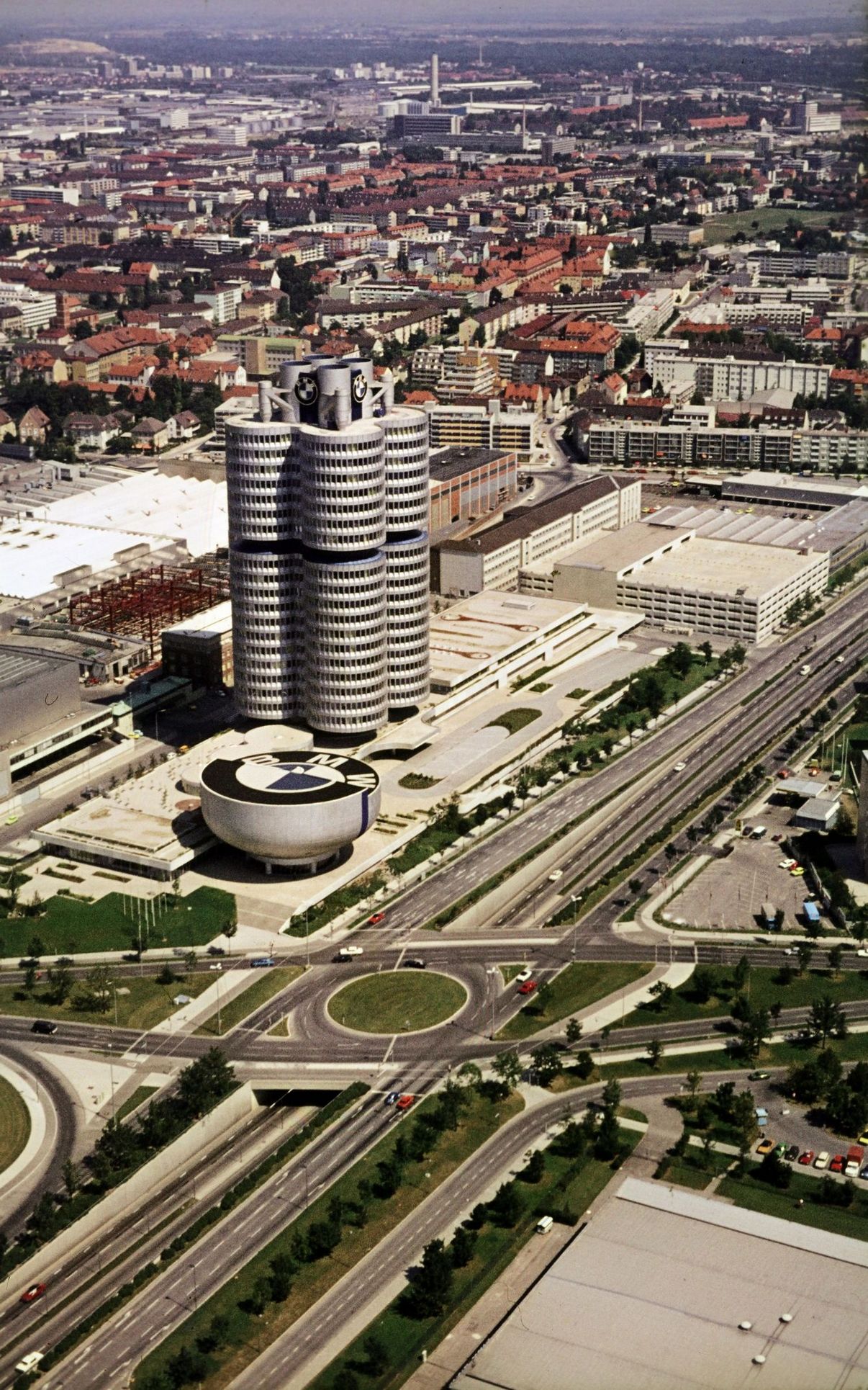 1206x1930, 536 Kb / Штаб-квартира, BMW, Мюнхен, архитектура, небоскреб, Германия