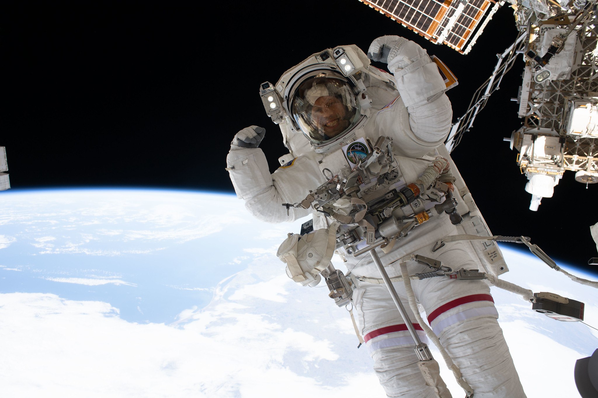 2048x1365, 379 Kb / NASA, Роскосмос, космонавт, МКС, Союз