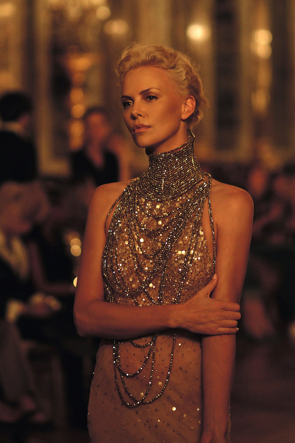 950x1425, 369 Kb / Шарлиз Терон, Charlize Theron, платье, блестки, ожерелье