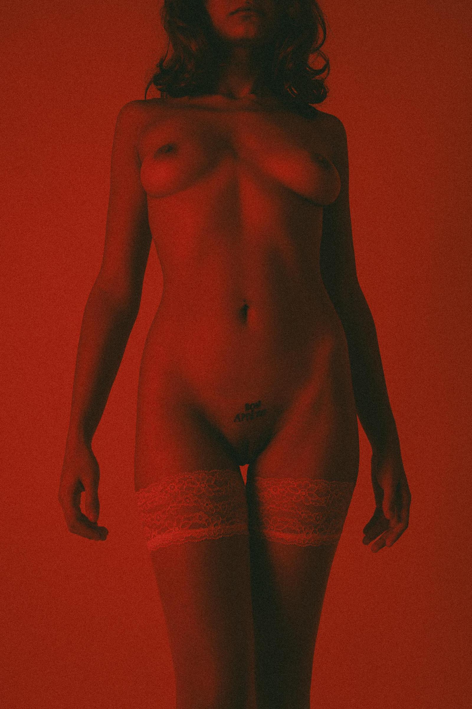 1600x2400, 498 Kb / без, лица, челки, бритая, тату, Bon Appetit, Бон Аппетит, Приятного аппетита