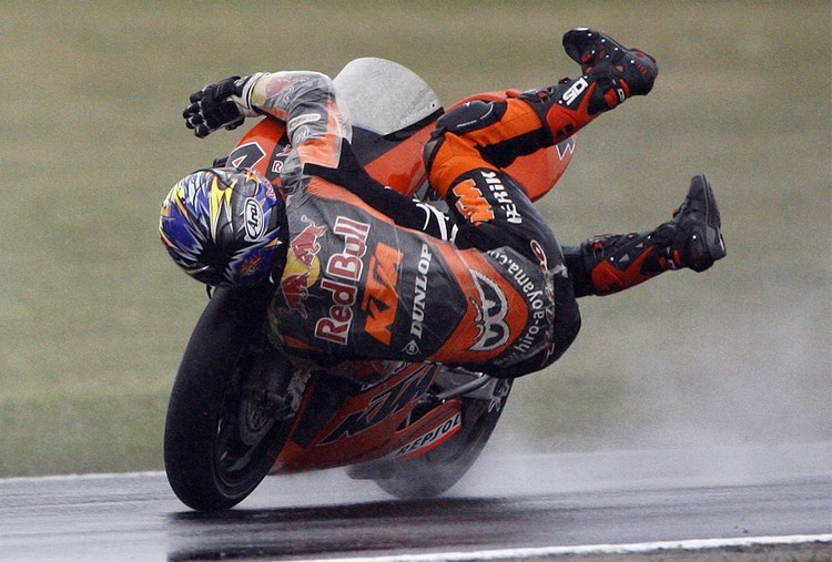 750x507, 114 Kb / мотоциклист, падение, motorcycle, Grand Prix