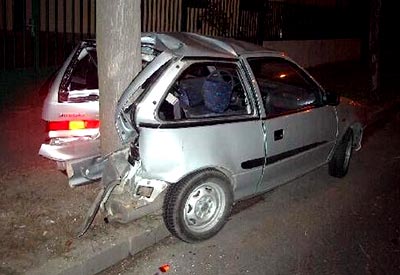 400x275, 24 Kb / авария, столб