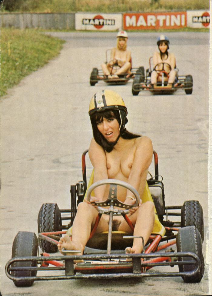 700x975, 101 Kb / девушка, шлем, трасса, картинг