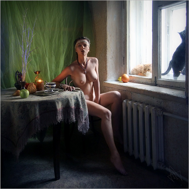 750x750, 162 Kb / котэ, стол, окно, подоконник, свеча