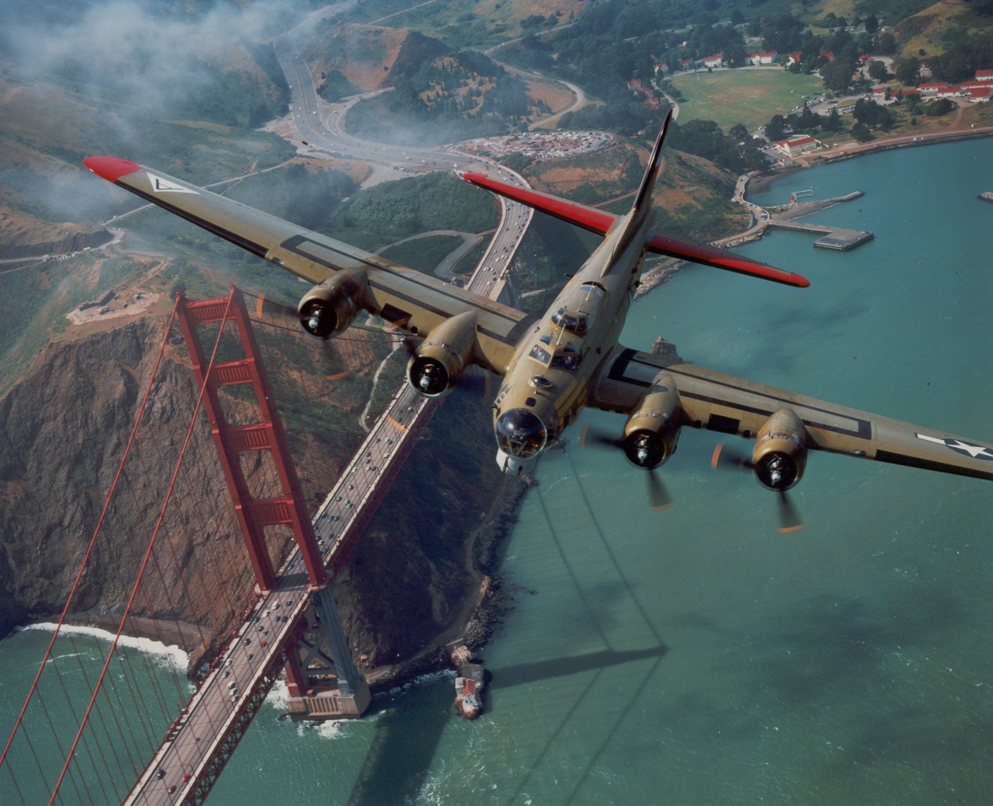 1952x1584, 580 Kb / B-17 Flying Fortress, самолёт, мост