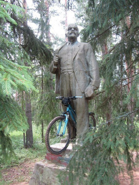 453x604, 116 Kb / ленин, памятник, велосипед