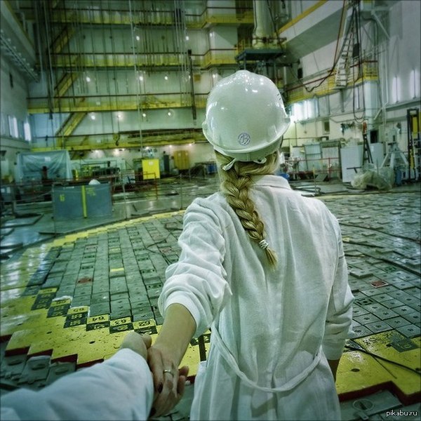 600x600, 95 Kb / супергерой, девушка, каска, реактор, халф лайф, half, life