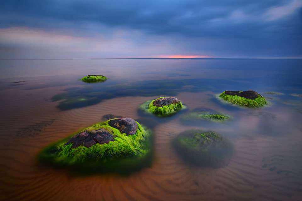 960x640, 152 Kb / вода, море, горизонт, камни, мох