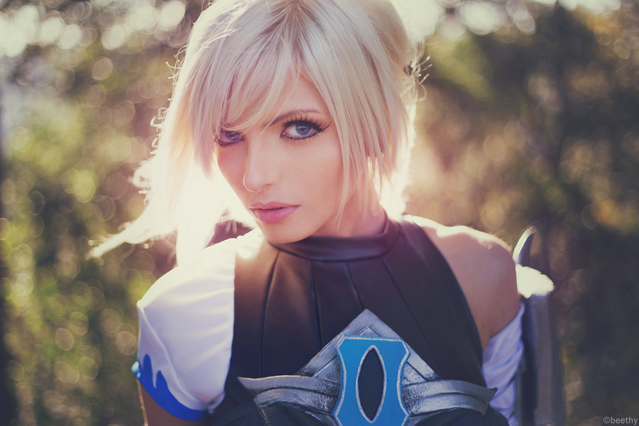900x600, 93 Kb / Yasemin, Arslan, Vera Chimera, Cosplay, beethy, косплей, League of Legends, Riven, блондинка