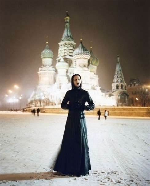 488x604, 64 Kb / Мэрилин Мэнсон, Москва, Красная, площадь, собор, покровский