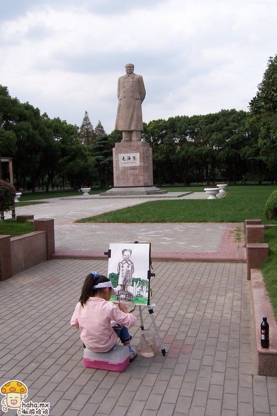 550x825, 98 Kb / художница, памятник, девочка