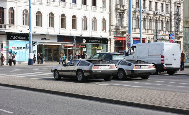 640x391, 90 Kb / DeLorean, DMC-12, дорога