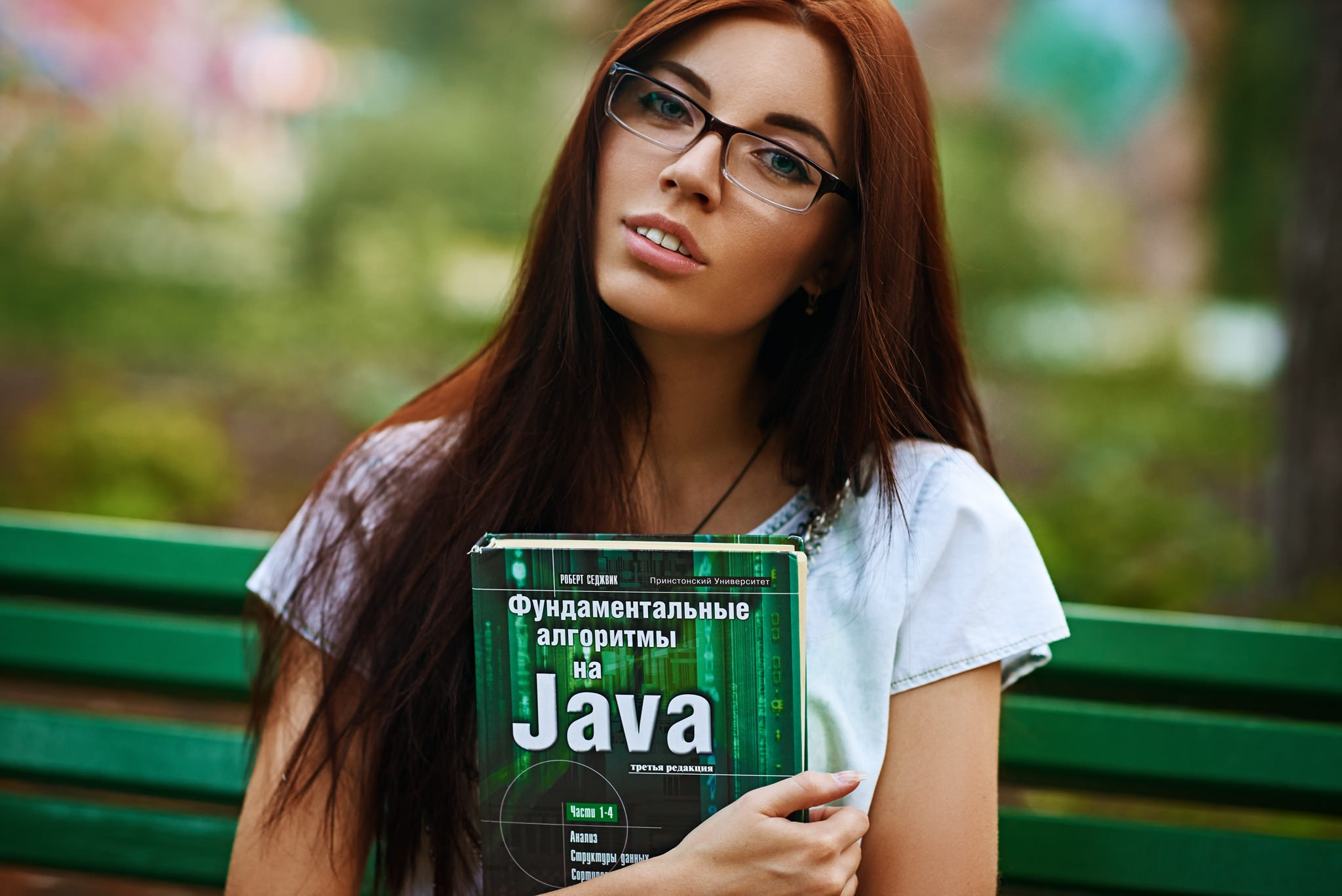 2048x1367, 306 Kb / девушка, очки, книга, java, Nadein, скамейка