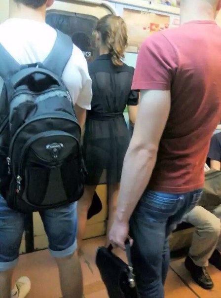 448x604, 48 Kb / Метро, вагон, платье, прозрачное