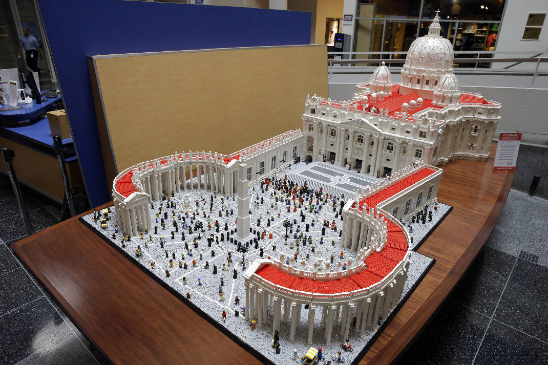 1070x713, 174 Kb / lego,ватикан,500000