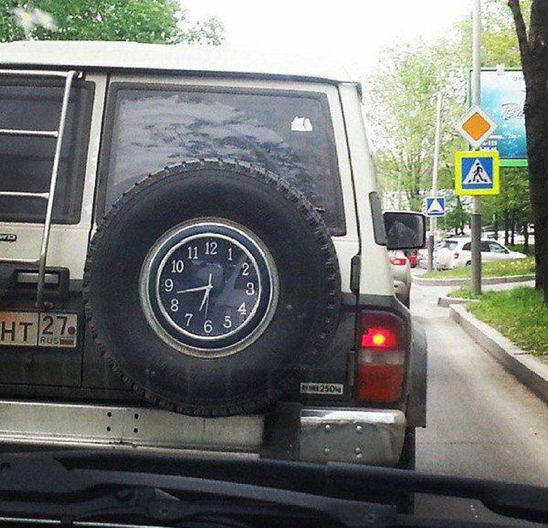 790x761, 108 Kb / Джип, запаска, колесо, часы