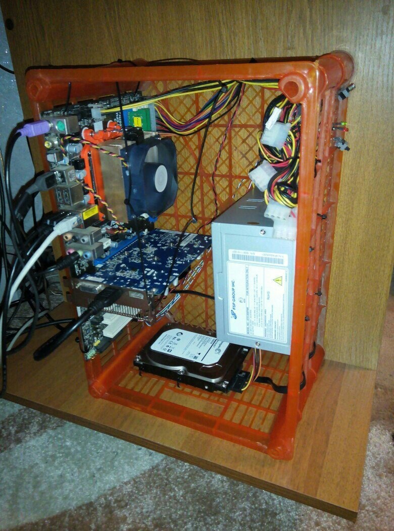 780x1052, 230 Kb / Компьютер, ящик, корпус