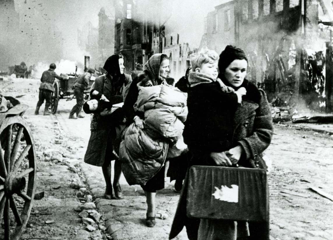 1143x824, 169 Kb / Беженцы, 1945, Данциг