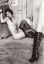 женщина, чулки, наручники, радиатор, паркет, ч/б, Ellen von Unwerth, бдсм
