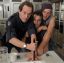 Lance Henriksen, Bill Paxton, Mark Rolston, Aliens (1986), стол, рука, пальцы